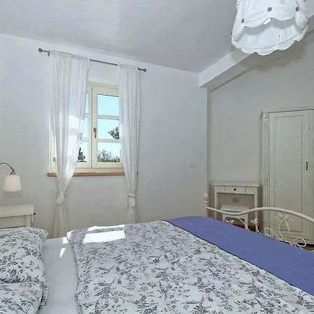 Holiday home Dvori Na Brigu